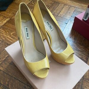 Miu Miu Vernice Cipria Heels